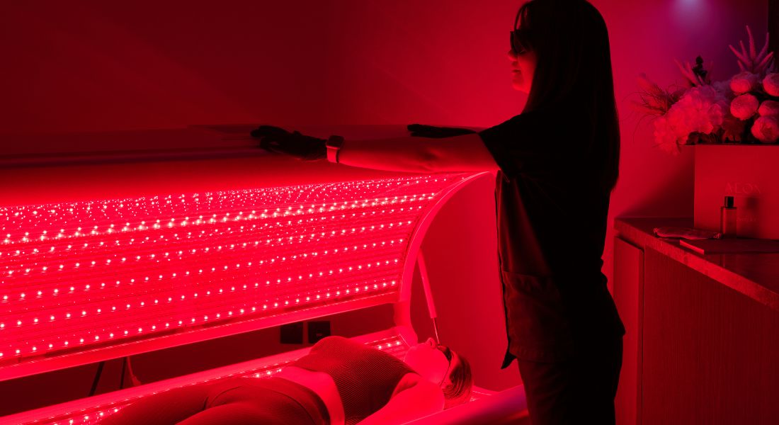 Why Athletes & Biohackers Swear by Red Light Therapy for Recovery & Performance