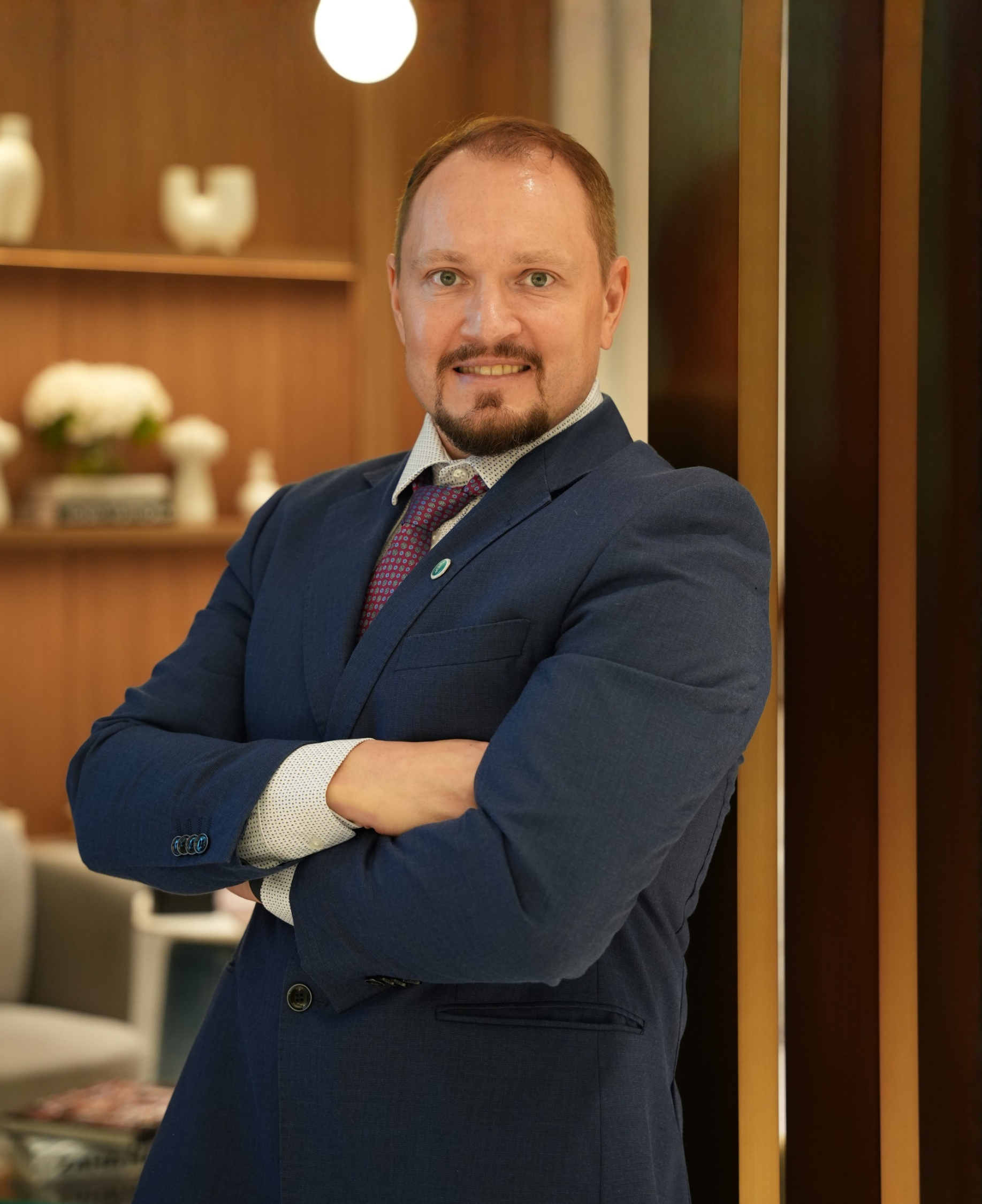 Dr. Oleksandr Knigavko